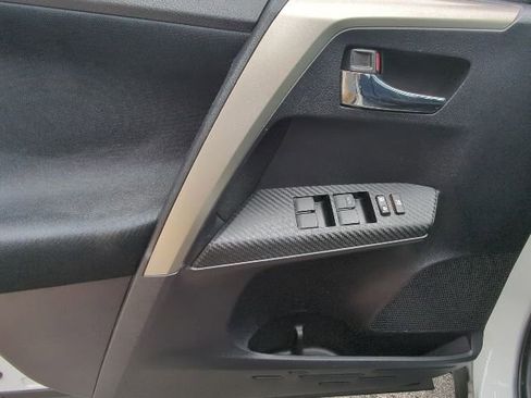 Used 2015 Toyota RAV4 XLE AWD/4WD image 11
