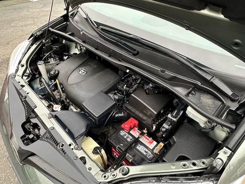 Used 2020 Toyota Sienna L image 37