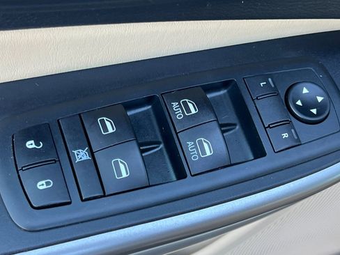 Used 2020 Jeep Cherokee Latitude image 13