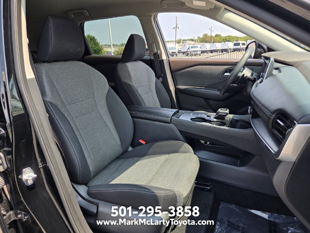 Used 2023 Nissan Rogue SV FWD image 15