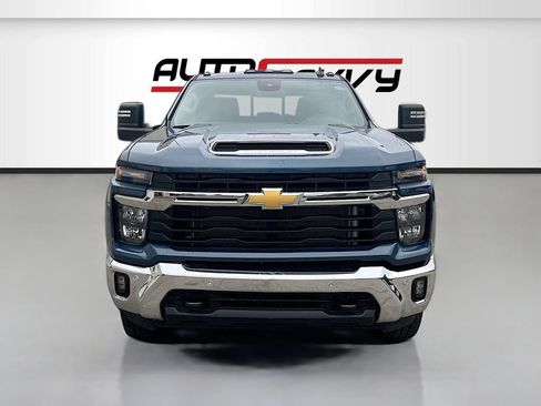 Used 2025 Chevrolet Silverado 3500 LT w/ All Star Edition AWD/4WD image 2