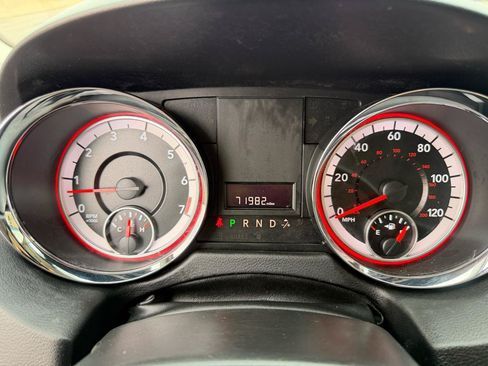 Used 2019 Dodge Grand Caravan SE FWD image 23