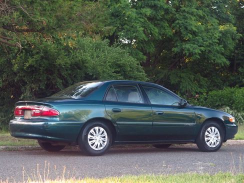 Used 2002 Buick Century Custom w/ Special Edition Pkg FWD image 4