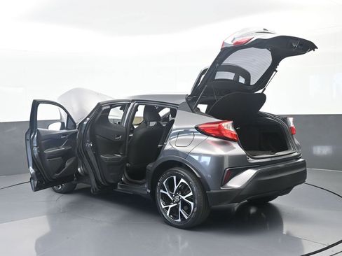 Used 2019 Toyota C-HR XLE FWD image 66