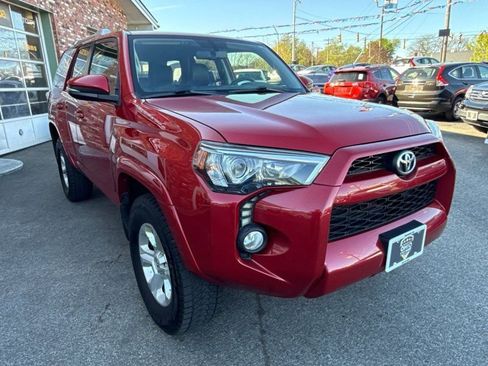 Used 2017 Toyota 4Runner SR5 Premium image 3