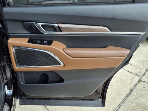 Used 2021 Kia Telluride SX w/ SX Prestige Package image 14