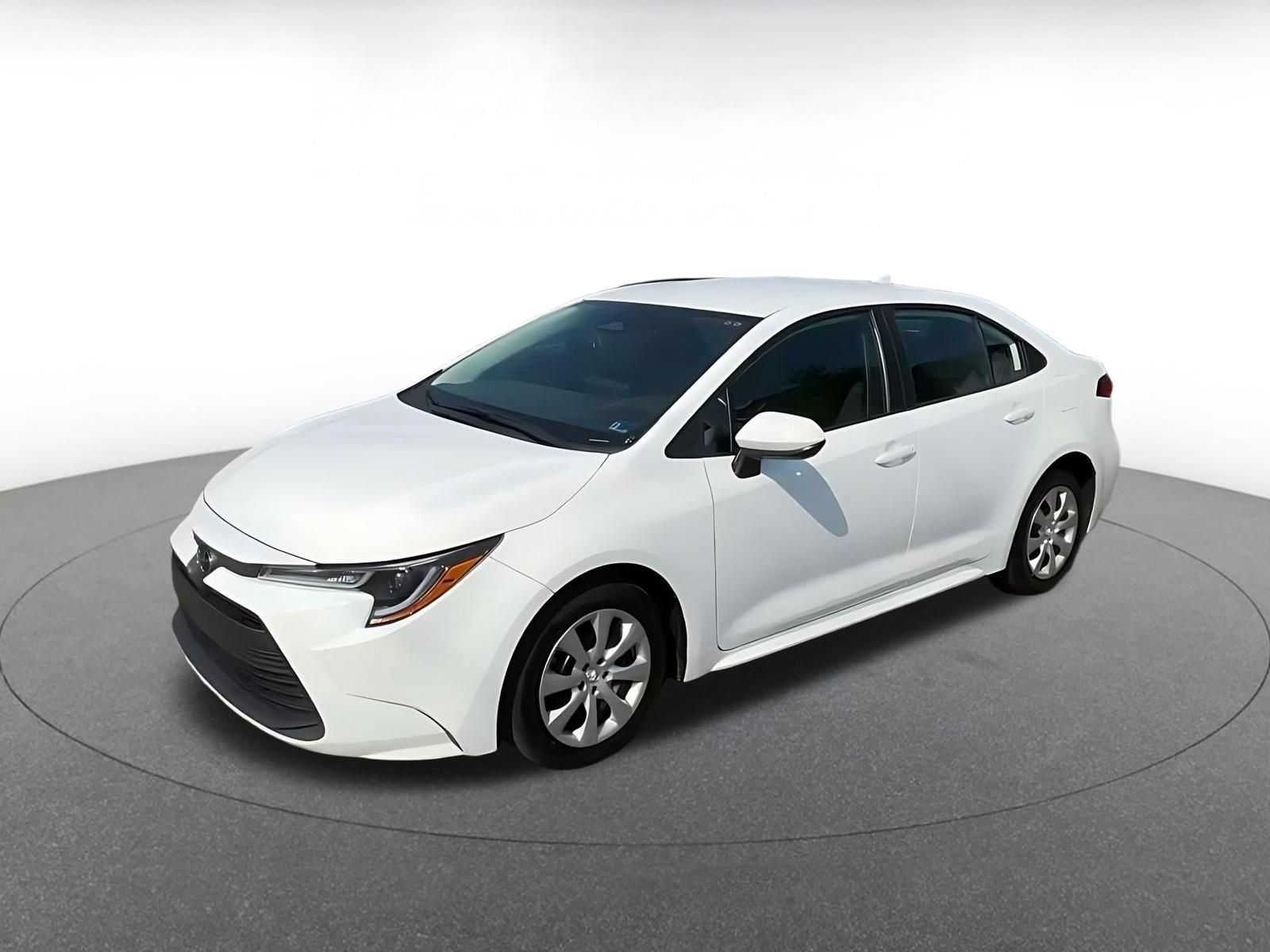 Used 2025 Toyota Corolla LE FWD image 8