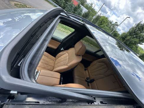 Used 2024 BMW X7 xDrive40i w/ M Sport Package AWD/4WD image 6