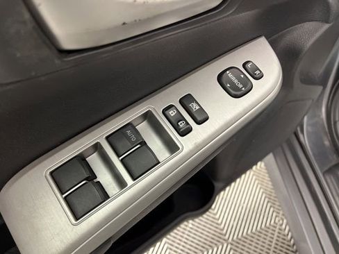 Used 2012 Toyota Camry SE image 31