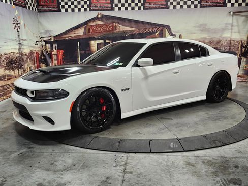 Used 2019 Dodge Charger Scat Pack w/ Dynamics Package image 2