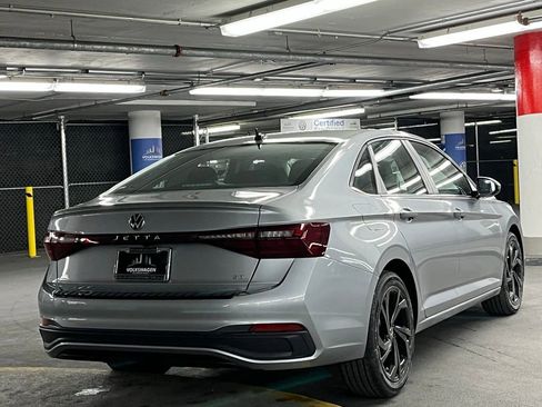 New 2026 Volkswagen Jetta SE image 6