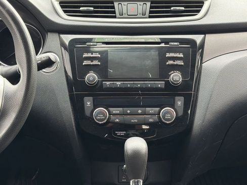 Used 2014 Nissan Rogue SV AWD/4WD image 18