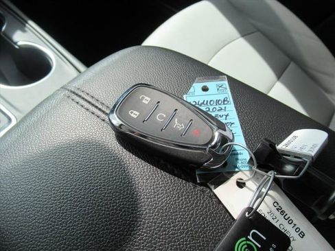 Used 2021 Chevrolet Equinox Premier image 32