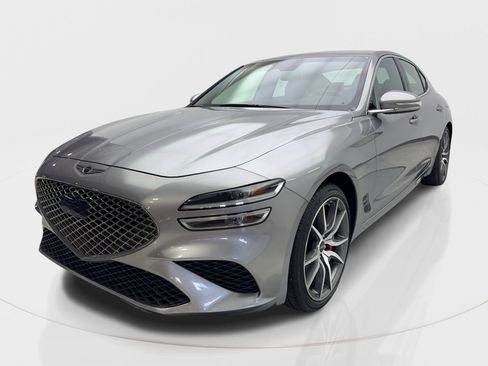 Used 2025 Genesis G70 2.5T image 2