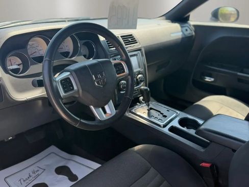 Used 2014 Dodge Challenger SXT RWD image 10