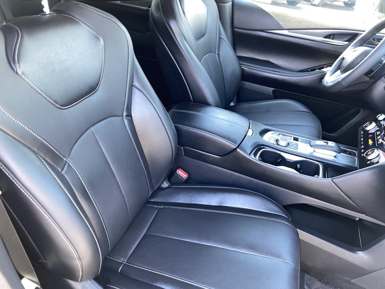 Certified 2027 INFINITI QX60 Luxe w/ Cargo Package AWD/4WD image 11