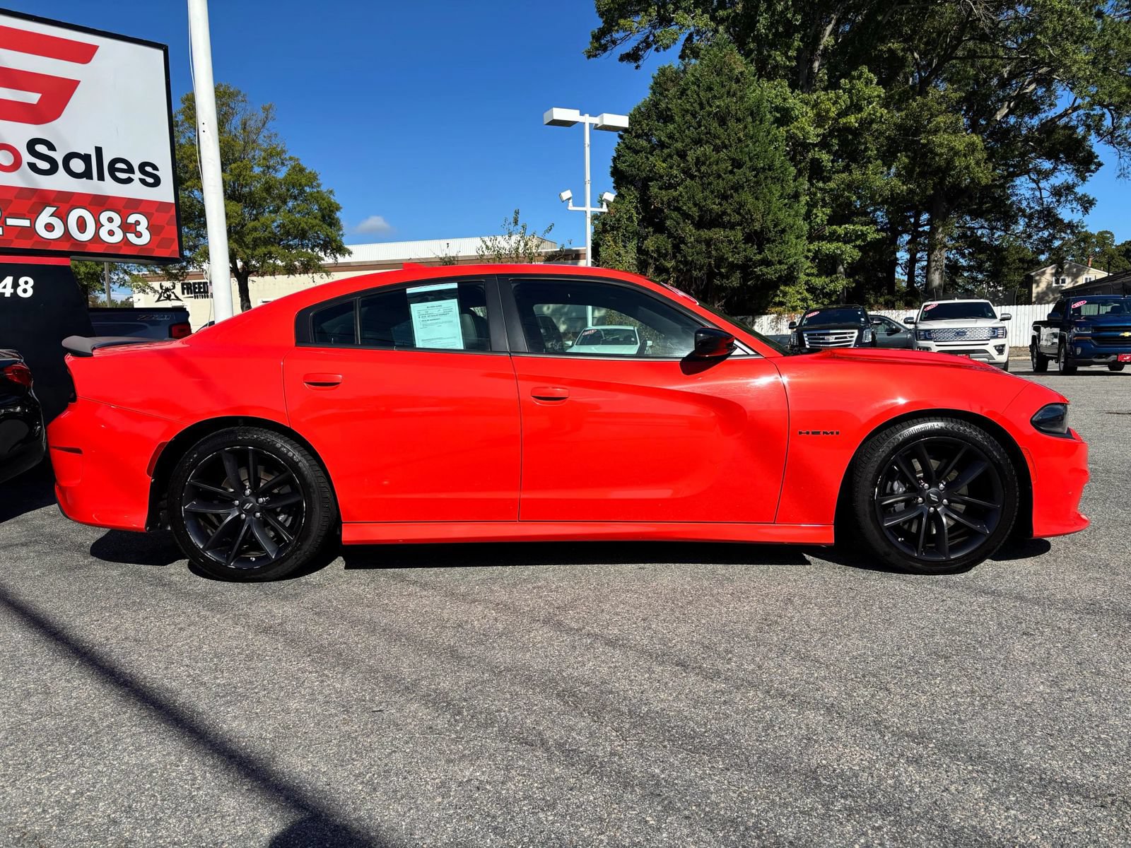 Used 2022 Dodge Charger R/T w/ Plus Group RWD image 2