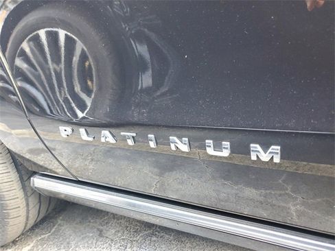 Used 2023 Ford Expedition Max Platinum image 5