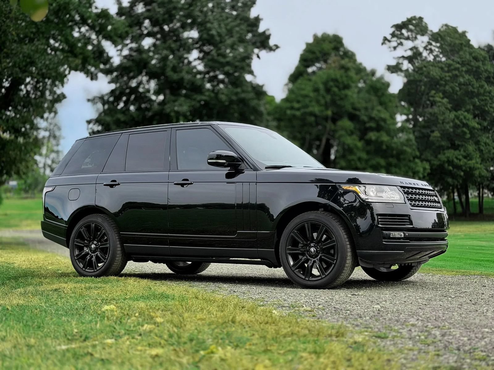Used 2015 Land Rover Range Rover HSE AWD/4WD image 2