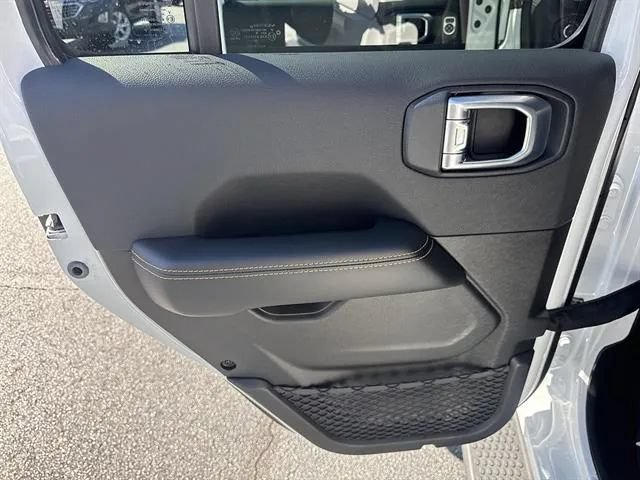 New 2027 Jeep Wrangler Unlimited Sahara AWD/4WD image 11