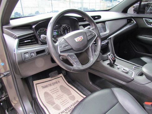 Used 2020 Cadillac XT5 Premium Luxury FWD image 10