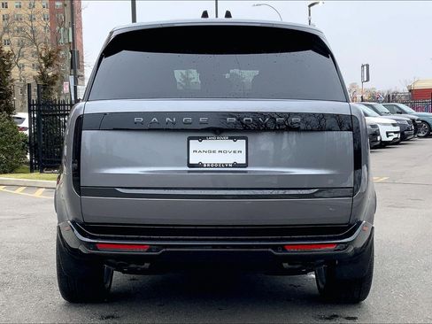 New 2026 Land Rover Range Rover SE image 4