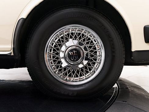 Used 1990 Rolls-Royce Silver Spur image 35