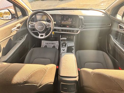 Used 2023 Kia Sportage LX image 21