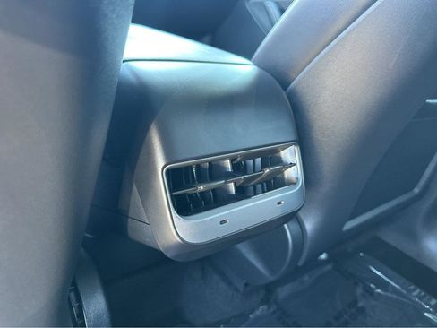 Used 2023 Tesla Model Y Performance image 17