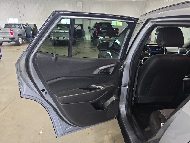 Used 2025 Chevrolet Trax LT w/ Driver Confidence Package FWD image 25