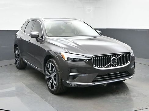 Used 2023 Volvo XC60 B5 Plus w/ Protection Package AWD/4WD image 2