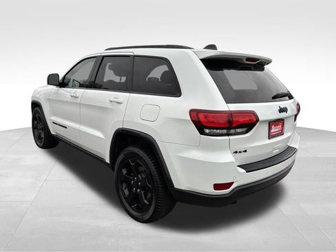Used 2018 Jeep Grand Cherokee Laredo image 3