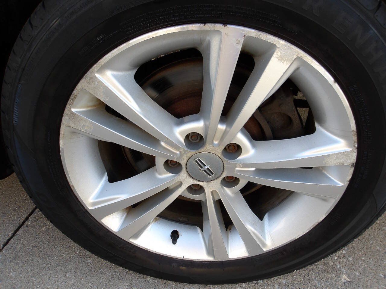 Used 2009 Lincoln MKS FWD image 24
