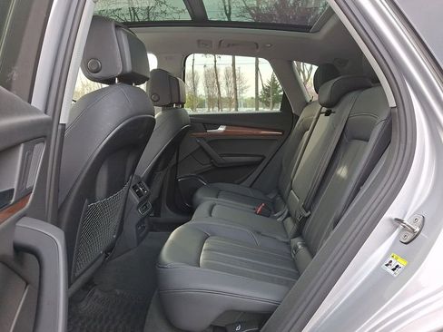 Used 2023 Audi Q5 2.0T Premium w/ Convenience Package image 10