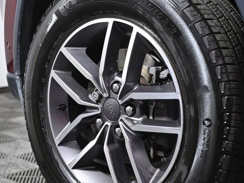 Used 2020 Jeep Grand Cherokee Limited w/ Premium Lighting Group image 36