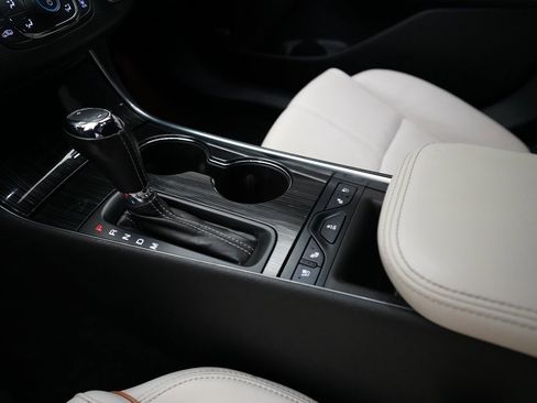 Used 2017 Chevrolet Impala Premier w/ Enhanced Convenience Package image 16