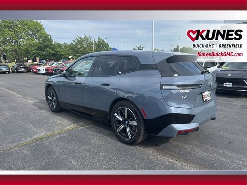 Used 2022 BMW iX xDrive50 w/ Premium Package AWD/4WD image 12