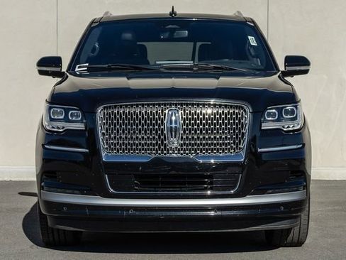 Used 2024 Lincoln Navigator Reserve image 2