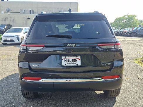 Certified 2023 Jeep Grand Cherokee Limited AWD/4WD image 29