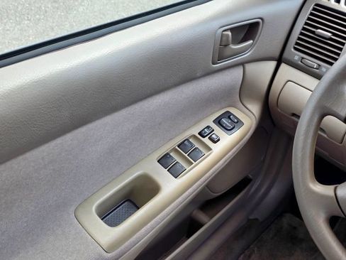 Used 2004 Toyota Camry FWD image 27