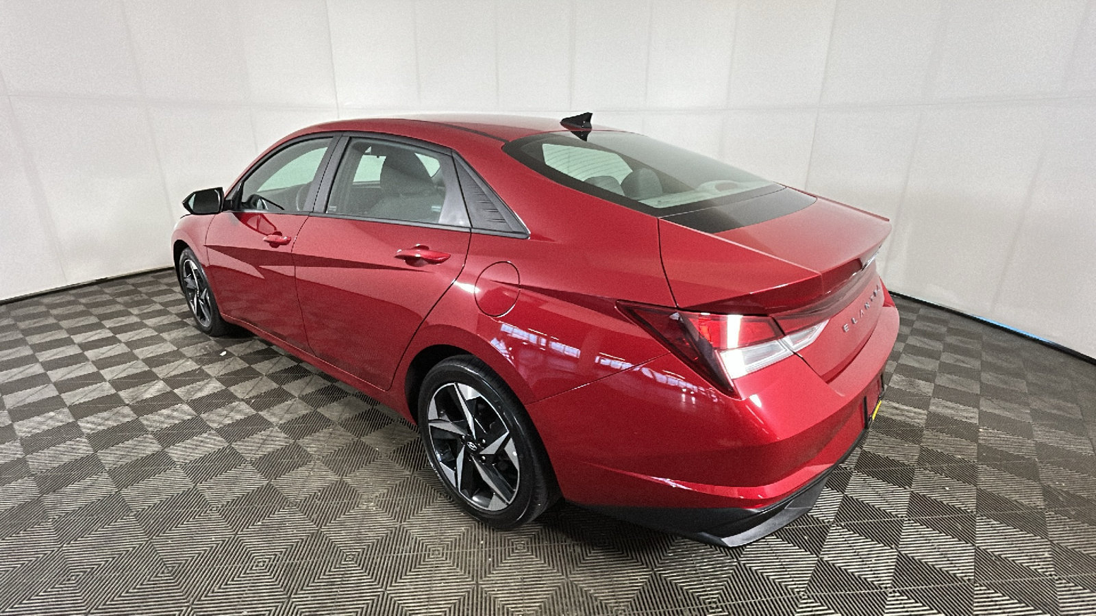 Used 2023 Hyundai Elantra SEL w/ Convenience Package FWD image 5