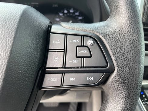 Used 2025 Toyota Sienna LE w/ LE Plus Package AWD/4WD image 19
