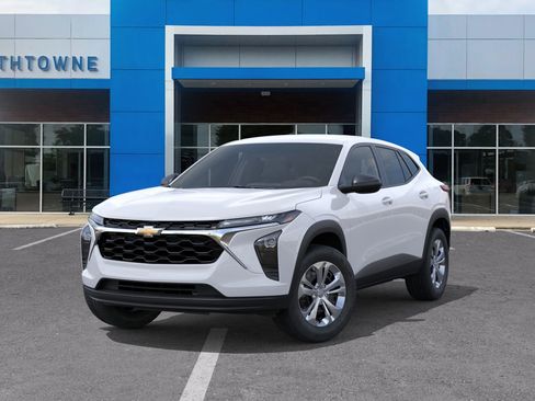 New 2026 Chevrolet Trax LS w/ Driver Confidence Package FWD image 30