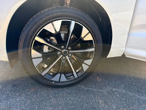 Used 2026 Volvo XC60 B5 Plus w/ Protection Package Premier image 33