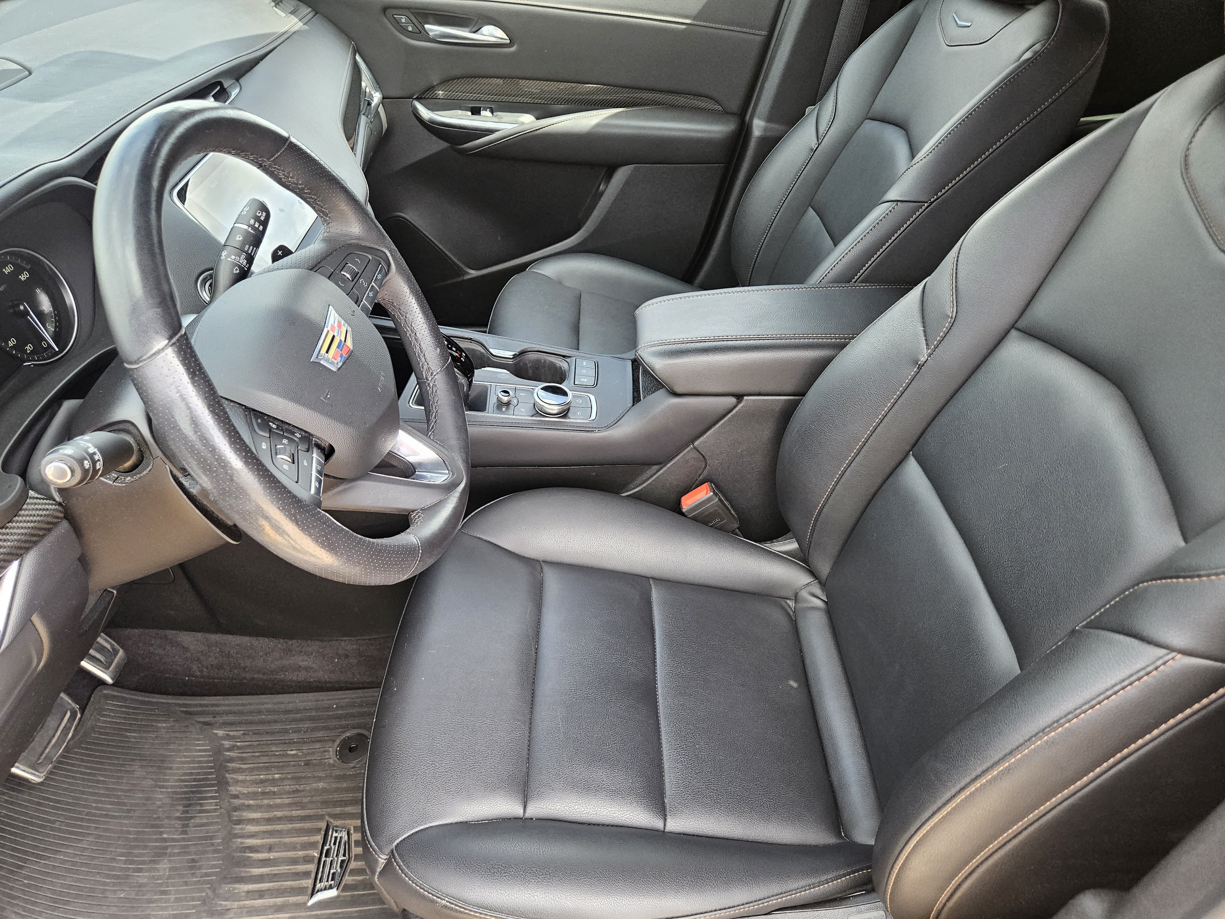 Used 2023 Cadillac XT4 Sport w/ Cold Weather Package FWD image 13