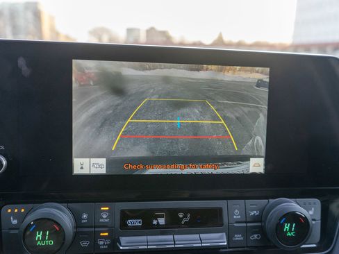 Used 2024 Toyota Grand Highlander XLE image 19