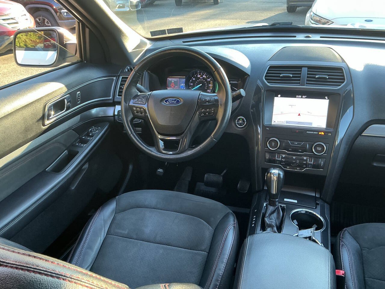 Used 2019 Ford Explorer XLT w/ Equipment Group 202A AWD/4WD image 16