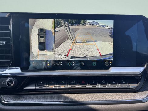 Used 2022 Chevrolet Silverado 1500 ZR2 w/ Technology Package image 18