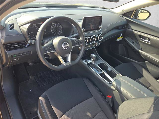 Used 2025 Nissan Sentra SV w/ All-Weather Package FWD image 10
