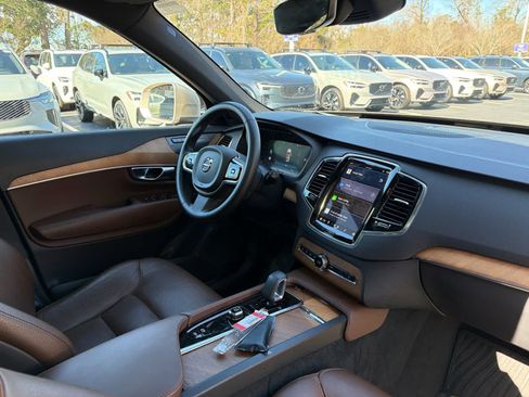 Certified 2023 Volvo XC90 B6 Plus w/ Protection Package Premier image 17